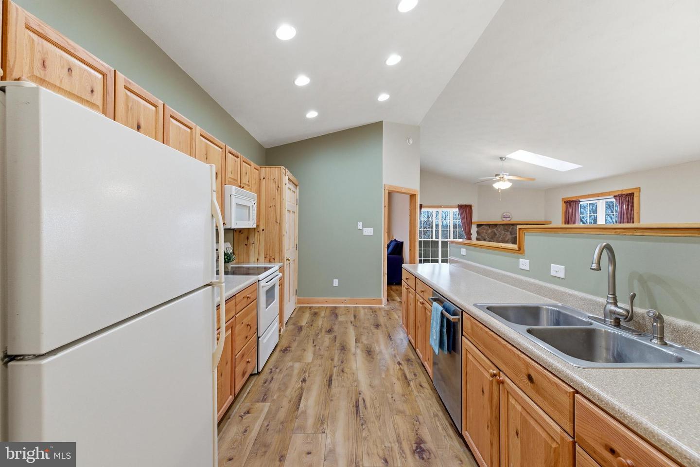 86 MAPLE AVE, MOUNT JACKSON, Virginia 22842, 3 Bedrooms Bedrooms, 10 Rooms Rooms,2 BathroomsBathrooms,Residential,For sale,86 MAPLE AVE,VASH2013646 MLS # VASH2013646