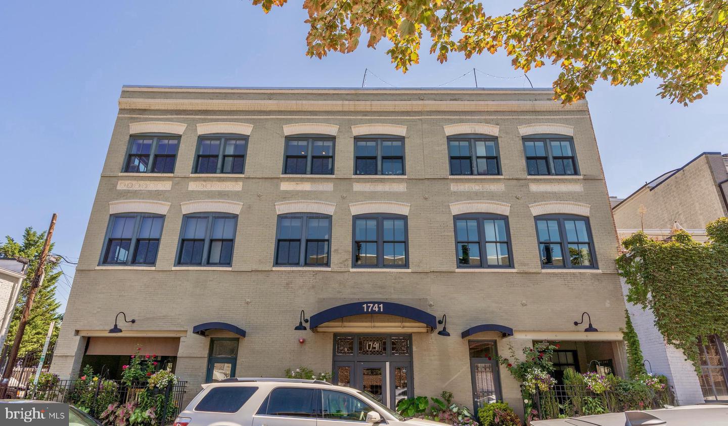 1741 JOHNSON AVE NW #301, WASHINGTON, District Of Columbia 20009, 2 Bedrooms Bedrooms, ,2 BathroomsBathrooms,Residential,For sale,1741 JOHNSON AVE NW #301,DCDC2247260 MLS # DCDC2247260