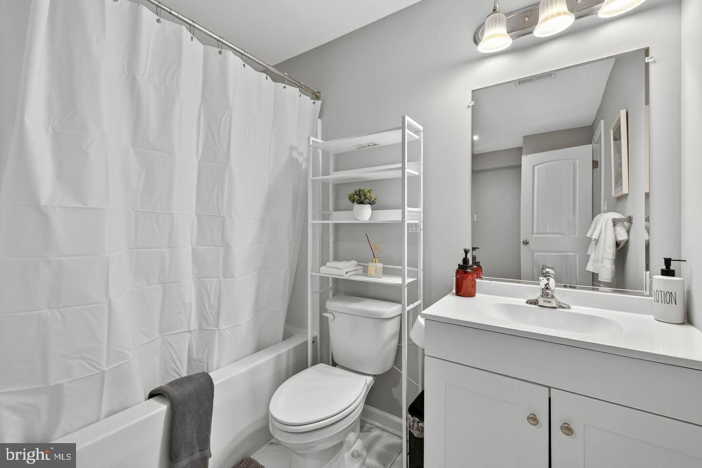 351 DONNA CT, FRONT ROYAL, Virginia 22630, 4 Bedrooms Bedrooms, 7 Rooms Rooms,3 BathroomsBathrooms,Residential,For sale,351 DONNA CT,VAWR2013482 MLS # VAWR2013482