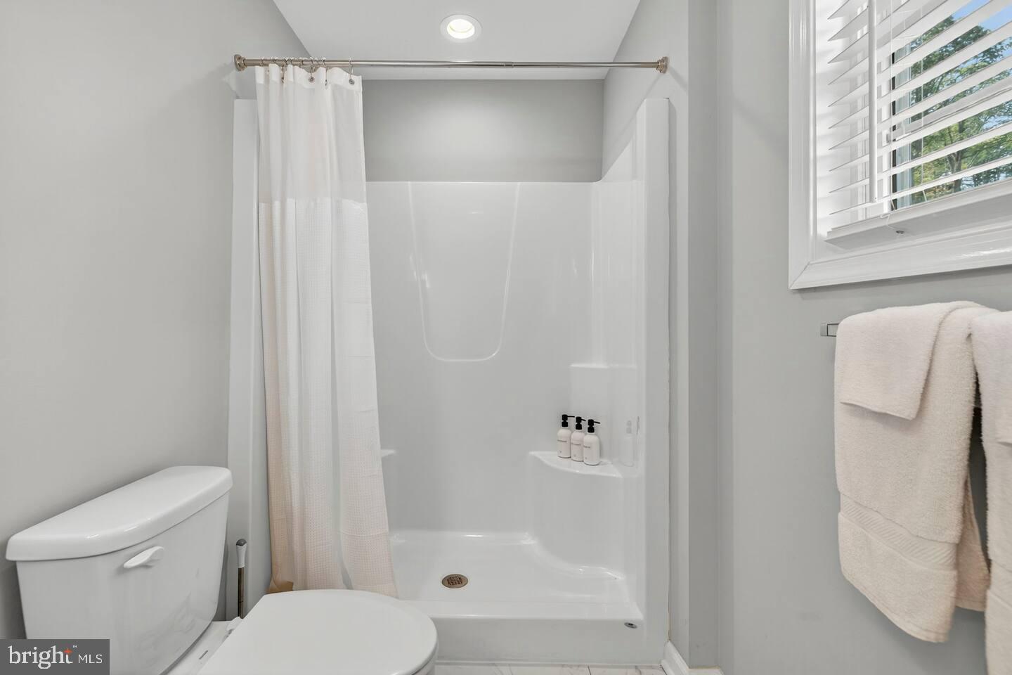 351 DONNA CT, FRONT ROYAL, Virginia 22630, 4 Bedrooms Bedrooms, 7 Rooms Rooms,3 BathroomsBathrooms,Residential,For sale,351 DONNA CT,VAWR2013482 MLS # VAWR2013482