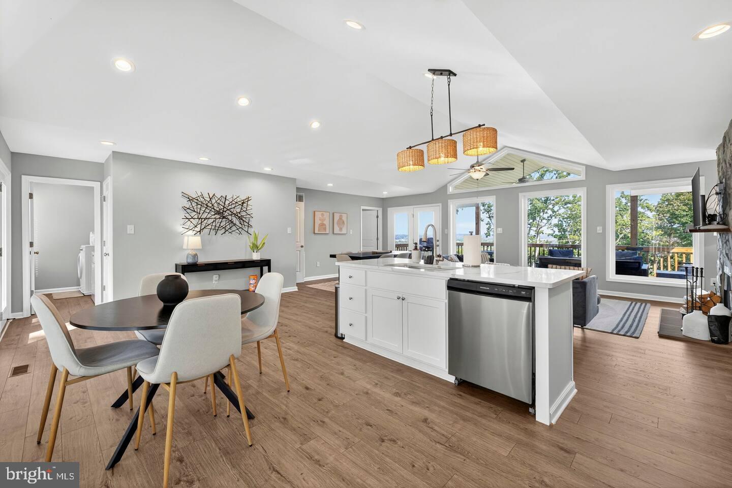 351 DONNA CT, FRONT ROYAL, Virginia 22630, 4 Bedrooms Bedrooms, 7 Rooms Rooms,3 BathroomsBathrooms,Residential,For sale,351 DONNA CT,VAWR2013482 MLS # VAWR2013482