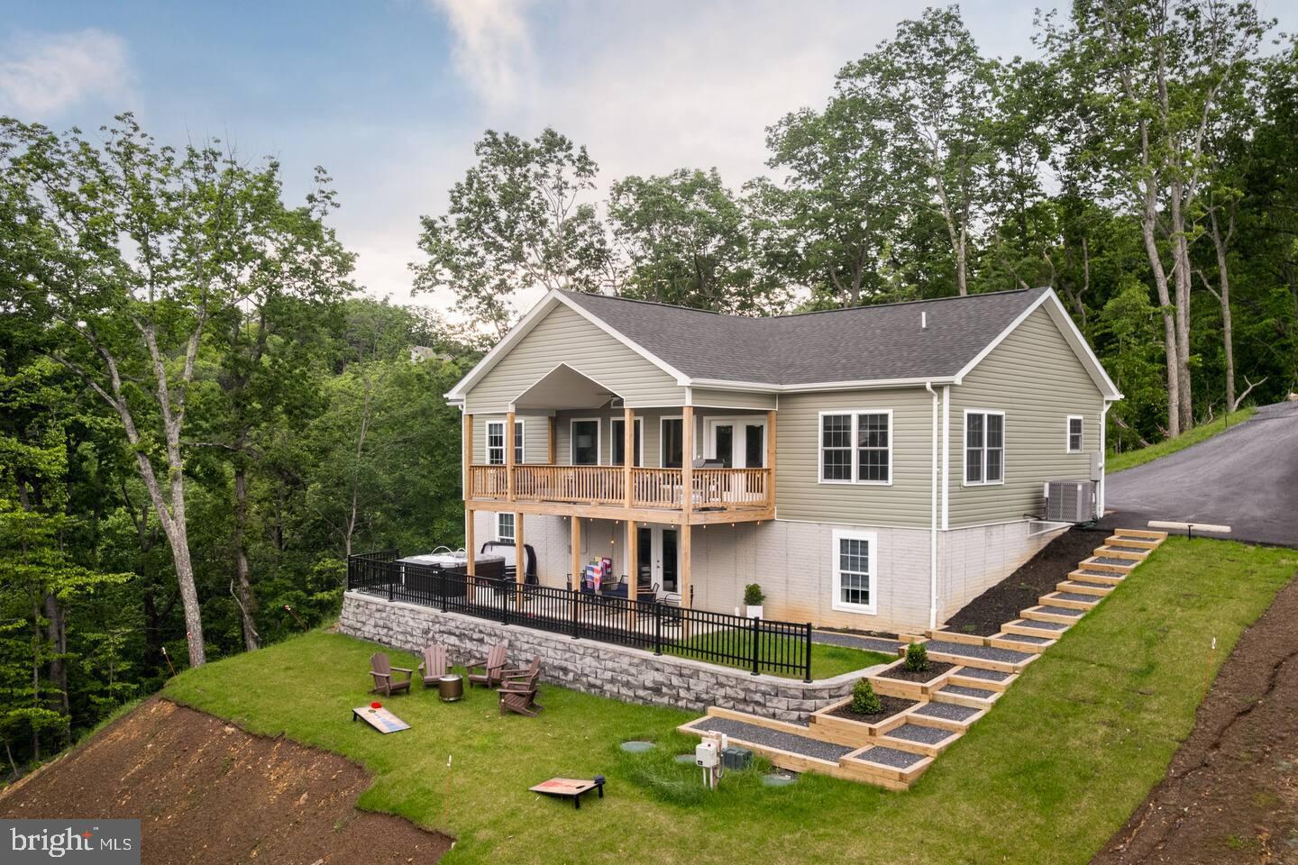 351 DONNA CT, FRONT ROYAL, Virginia 22630, 4 Bedrooms Bedrooms, 7 Rooms Rooms,3 BathroomsBathrooms,Residential,For sale,351 DONNA CT,VAWR2013482 MLS # VAWR2013482