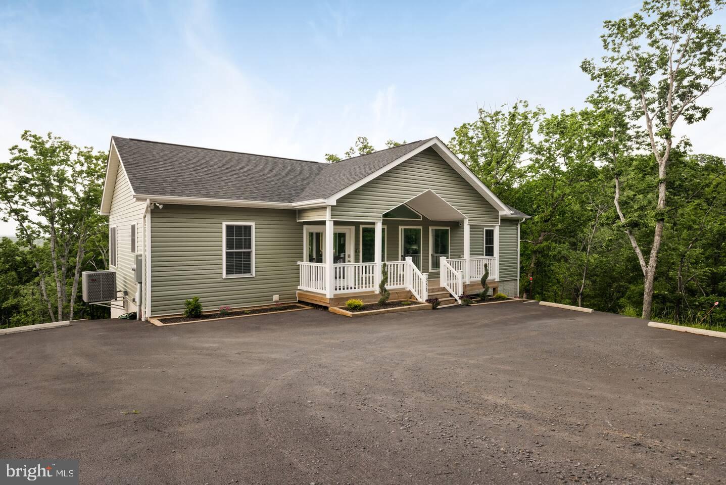 351 DONNA CT, FRONT ROYAL, Virginia 22630, 4 Bedrooms Bedrooms, 7 Rooms Rooms,3 BathroomsBathrooms,Residential,For sale,351 DONNA CT,VAWR2013482 MLS # VAWR2013482