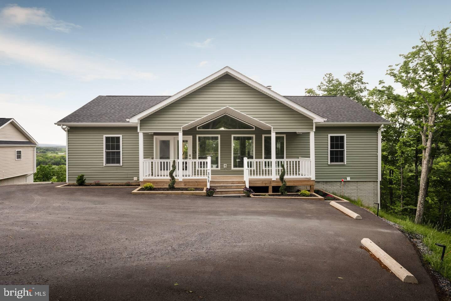 351 DONNA CT, FRONT ROYAL, Virginia 22630, 4 Bedrooms Bedrooms, 7 Rooms Rooms,3 BathroomsBathrooms,Residential,For sale,351 DONNA CT,VAWR2013482 MLS # VAWR2013482