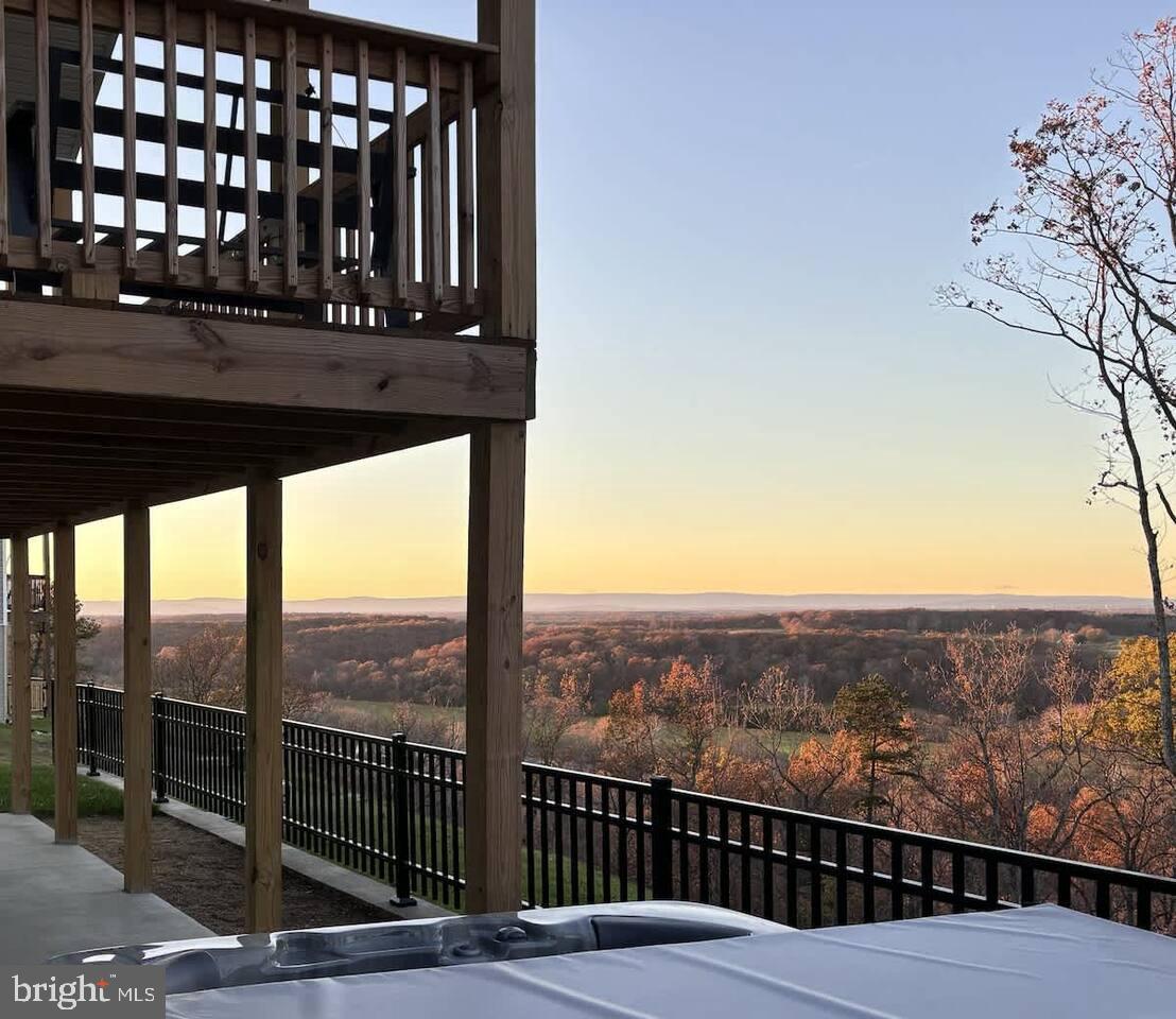 351 DONNA CT, FRONT ROYAL, Virginia 22630, 4 Bedrooms Bedrooms, 7 Rooms Rooms,3 BathroomsBathrooms,Residential,For sale,351 DONNA CT,VAWR2013482 MLS # VAWR2013482