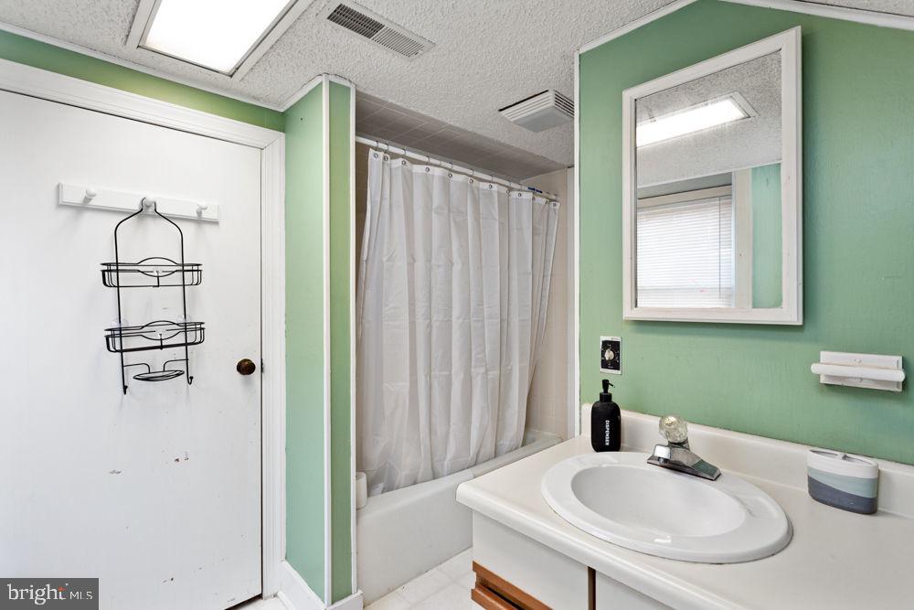 430 SUNRISE AVE, HARRISONBURG, Virginia 22801, 3 Bedrooms Bedrooms, ,2 BathroomsBathrooms,Residential,For sale,430 SUNRISE AVE,VAHC2000562 MLS # VAHC2000562