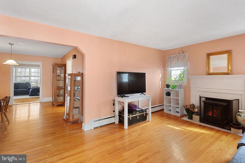 430 SUNRISE AVE, HARRISONBURG, Virginia 22801, 3 Bedrooms Bedrooms, ,2 BathroomsBathrooms,Residential,For sale,430 SUNRISE AVE,VAHC2000562 MLS # VAHC2000562