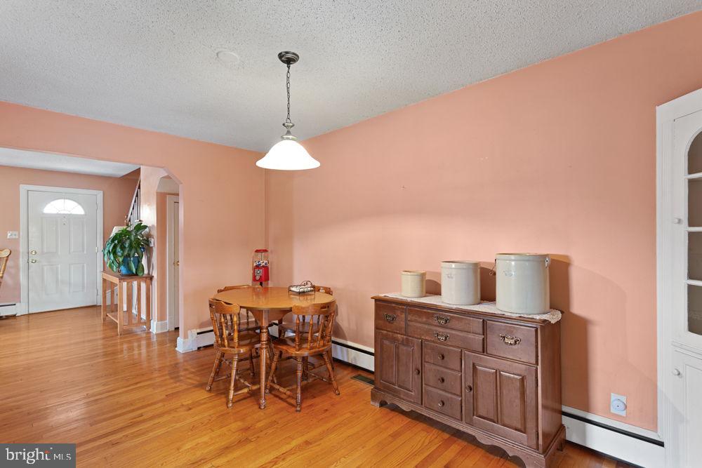 430 SUNRISE AVE, HARRISONBURG, Virginia 22801, 3 Bedrooms Bedrooms, ,2 BathroomsBathrooms,Residential,For sale,430 SUNRISE AVE,VAHC2000562 MLS # VAHC2000562