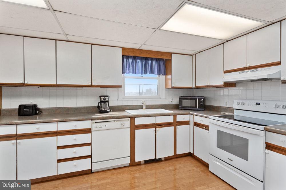 430 SUNRISE AVE, HARRISONBURG, Virginia 22801, 3 Bedrooms Bedrooms, ,2 BathroomsBathrooms,Residential,For sale,430 SUNRISE AVE,VAHC2000562 MLS # VAHC2000562