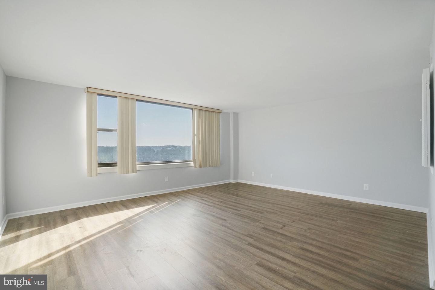 4600 DUKE ST #1613, ALEXANDRIA, Virginia 22304, 2 Bedrooms Bedrooms, ,1 BathroomBathrooms,Residential,For sale,4600 DUKE ST #1613,VAAX2054392 MLS # VAAX2054392 4600 DUKE ST #1613, ALEXANDRIA, Virginia 22304, 2 Bedrooms Bedrooms, ,1 BathroomBathrooms,Residential,For sale,4600 DUKE ST #1613,VAAX2054392 MLS # VAAX2054392