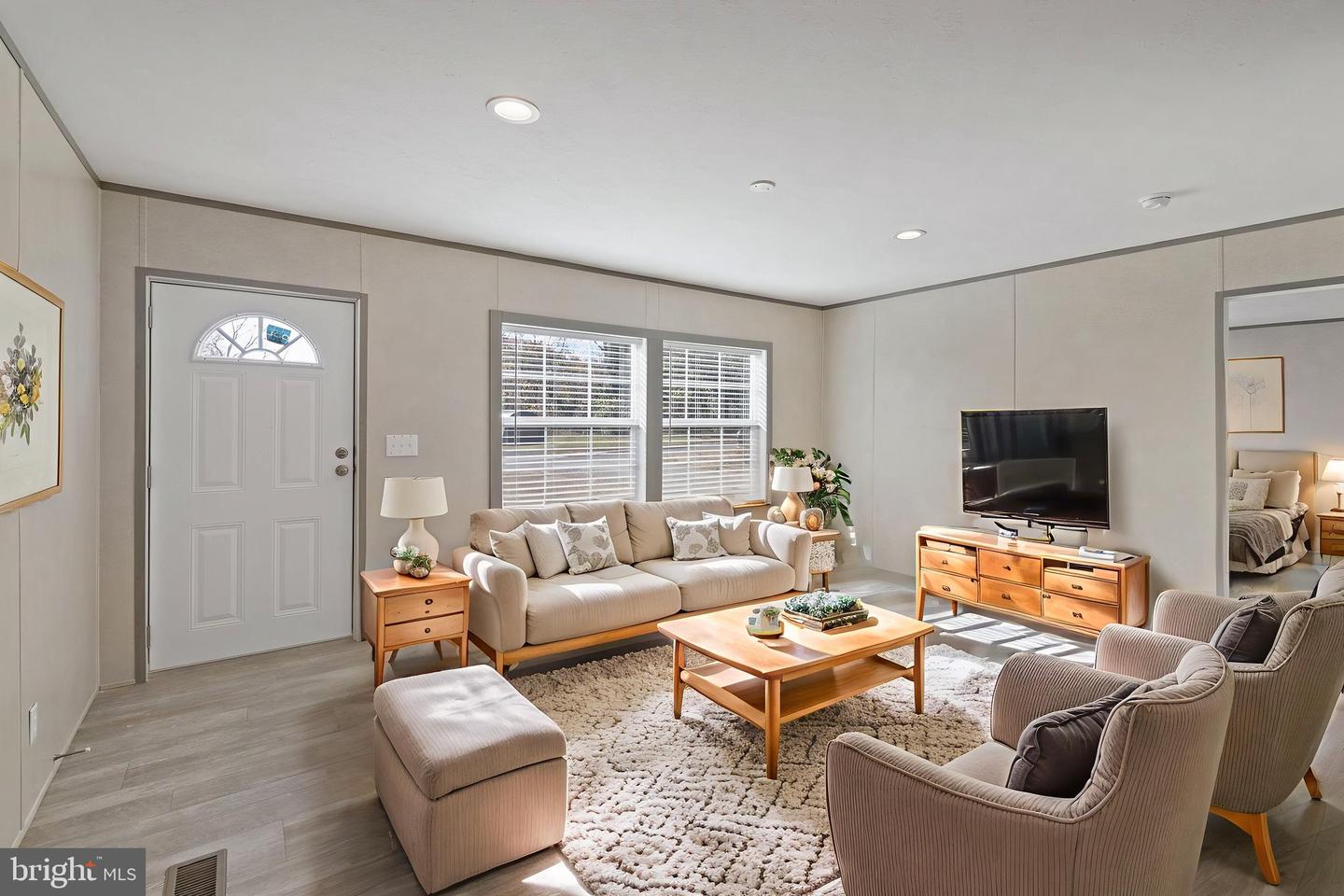 318 UNION AVE, GORDONSVILLE, Virginia 22942, 3 Bedrooms Bedrooms, ,2 BathroomsBathrooms,Residential,For sale,318 UNION AVE,VAOR2009176 MLS # VAOR2009176