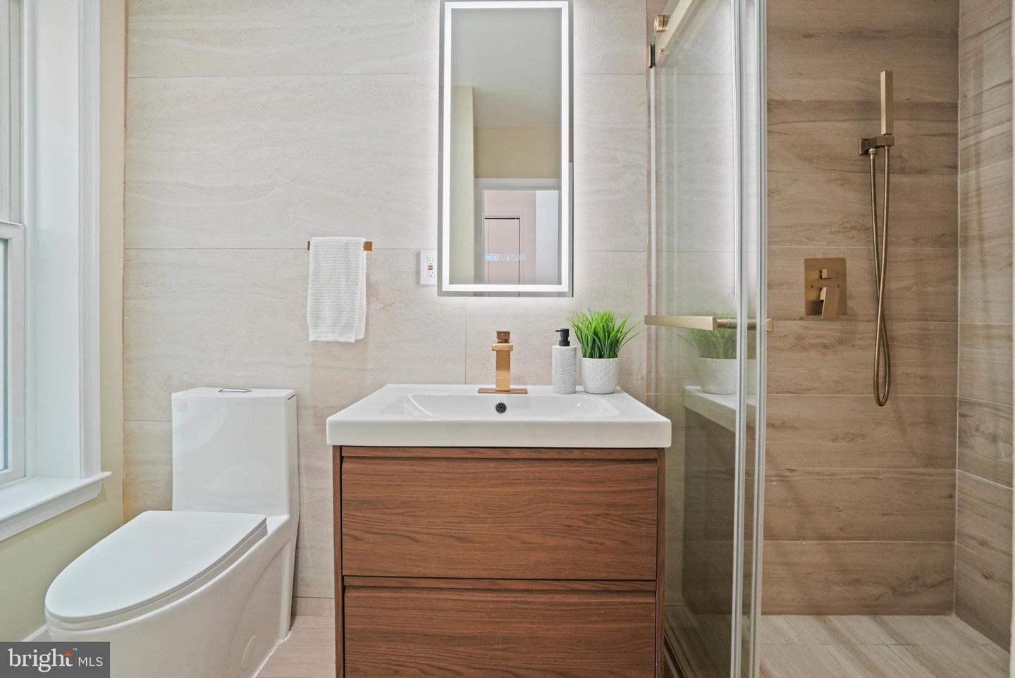 1845 CORCORAN ST NE, WASHINGTON, District Of Columbia 20002, 2 Bedrooms Bedrooms, ,1 BathroomBathrooms,Residential,For sale,1845 CORCORAN ST NE,DCDC2212780 MLS # DCDC2212780