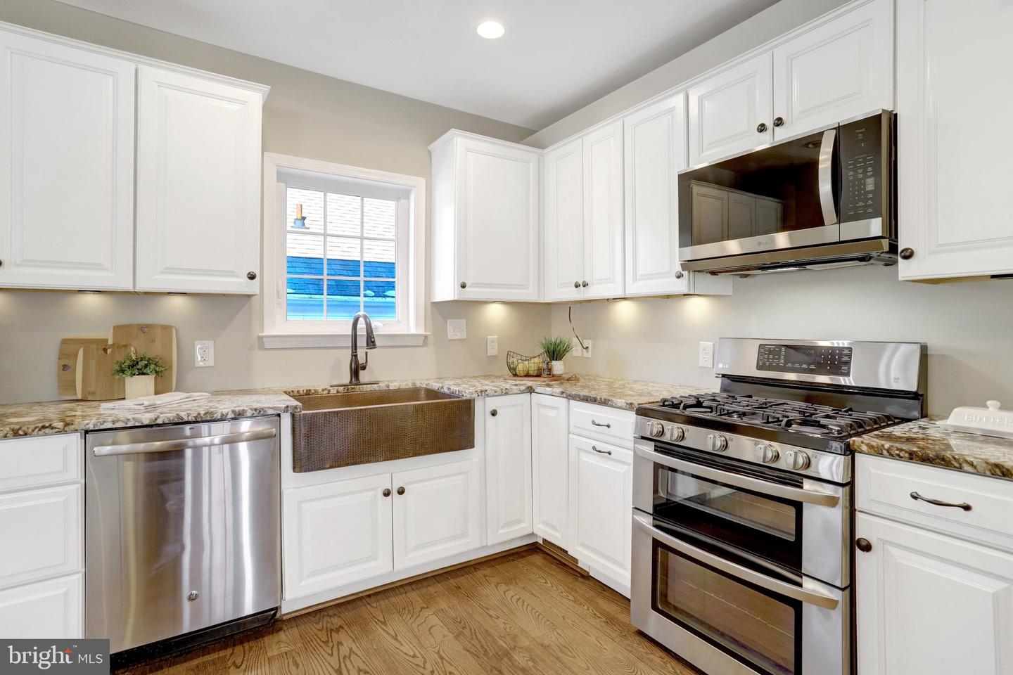 6940 CAVALIER TRL, FALLS CHURCH, Virginia 22042, 4 Bedrooms Bedrooms, ,4 BathroomsBathrooms,Residential,For sale,6940 CAVALIER TRL,VAFX2270158 MLS # VAFX2270158