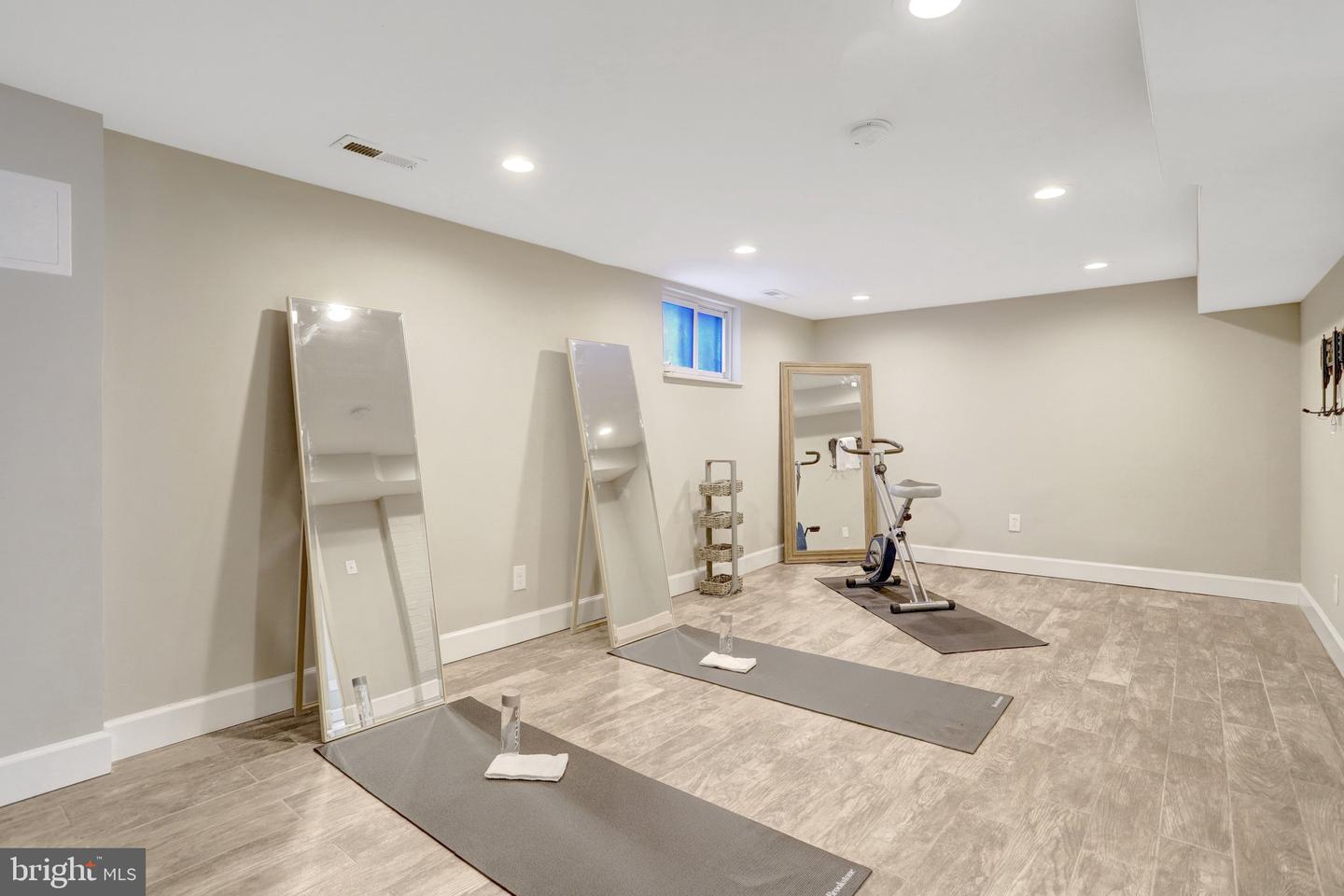 6940 CAVALIER TRL, FALLS CHURCH, Virginia 22042, 4 Bedrooms Bedrooms, ,4 BathroomsBathrooms,Residential,For sale,6940 CAVALIER TRL,VAFX2270158 MLS # VAFX2270158