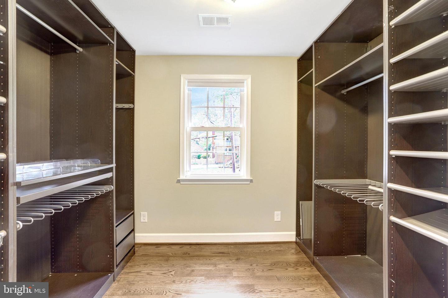 6940 CAVALIER TRL, FALLS CHURCH, Virginia 22042, 4 Bedrooms Bedrooms, ,4 BathroomsBathrooms,Residential,For sale,6940 CAVALIER TRL,VAFX2270158 MLS # VAFX2270158