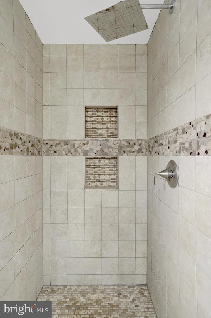 6940 CAVALIER TRL, FALLS CHURCH, Virginia 22042, 4 Bedrooms Bedrooms, ,4 BathroomsBathrooms,Residential,For sale,6940 CAVALIER TRL,VAFX2270158 MLS # VAFX2270158