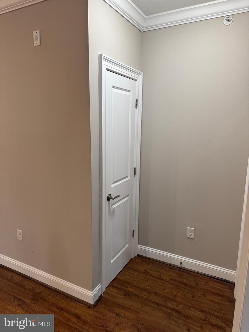 6301 EDSALL RD #102, ALEXANDRIA, Virginia 22312, 2 Bedrooms Bedrooms, ,2 BathroomsBathrooms,Residential,For sale,6301 EDSALL RD #102,VAFX2275306 MLS # VAFX2275306