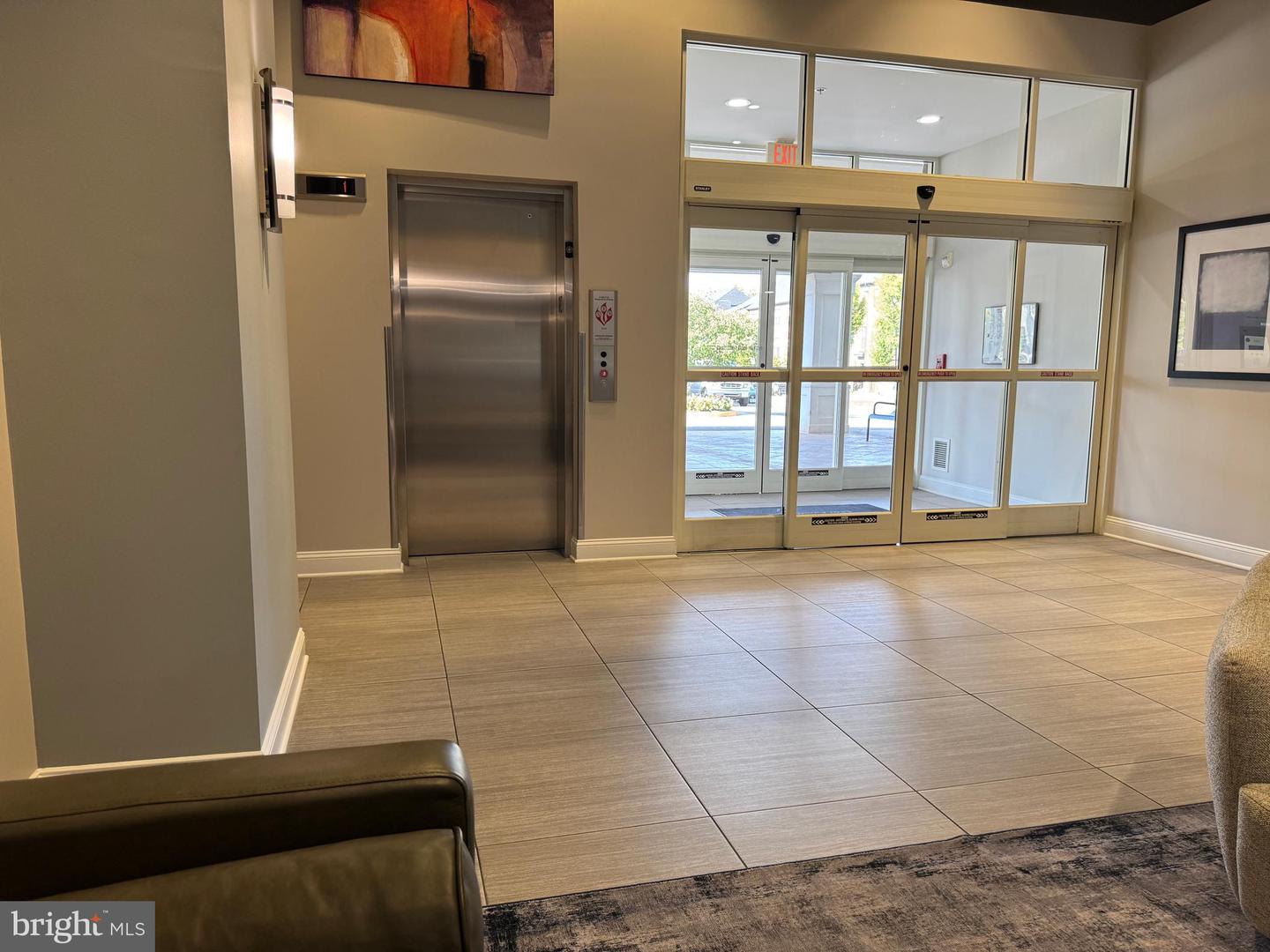 6301 EDSALL RD #102, ALEXANDRIA, Virginia 22312, 2 Bedrooms Bedrooms, ,2 BathroomsBathrooms,Residential,For sale,6301 EDSALL RD #102,VAFX2275306 MLS # VAFX2275306