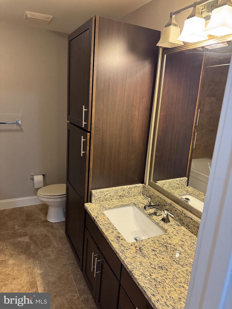 6301 EDSALL RD #102, ALEXANDRIA, Virginia 22312, 2 Bedrooms Bedrooms, ,2 BathroomsBathrooms,Residential,For sale,6301 EDSALL RD #102,VAFX2275306 MLS # VAFX2275306