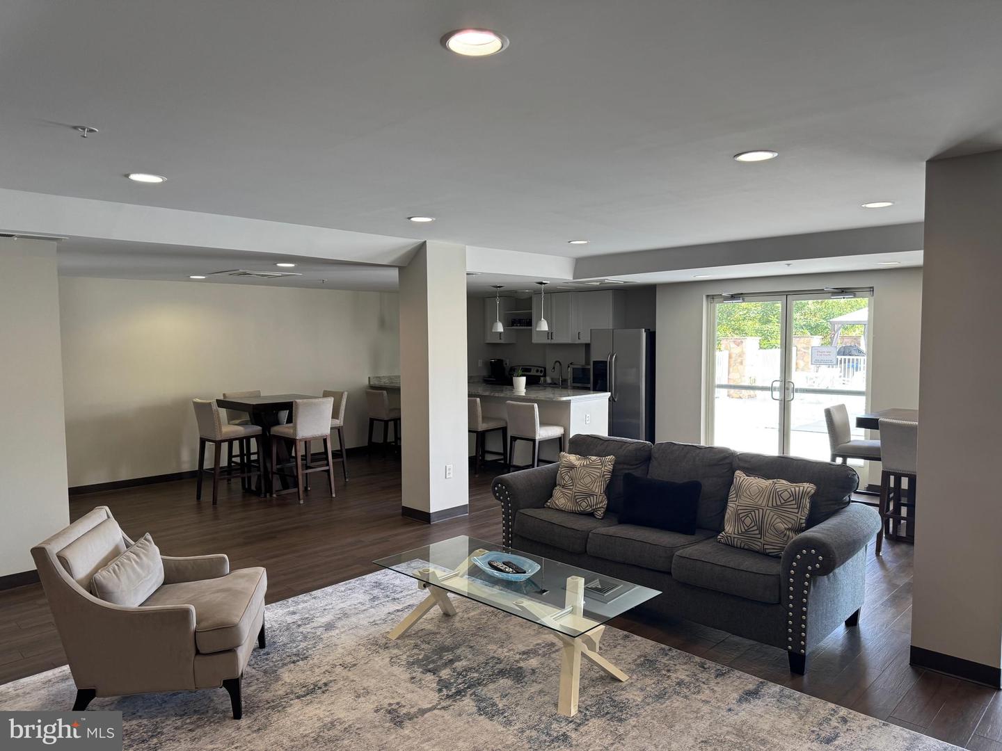 6301 EDSALL RD #102, ALEXANDRIA, Virginia 22312, 2 Bedrooms Bedrooms, ,2 BathroomsBathrooms,Residential,For sale,6301 EDSALL RD #102,VAFX2275306 MLS # VAFX2275306