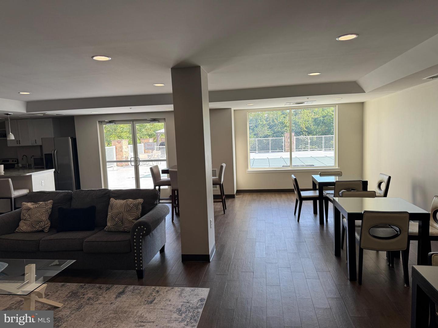 6301 EDSALL RD #102, ALEXANDRIA, Virginia 22312, 2 Bedrooms Bedrooms, ,2 BathroomsBathrooms,Residential,For sale,6301 EDSALL RD #102,VAFX2275306 MLS # VAFX2275306