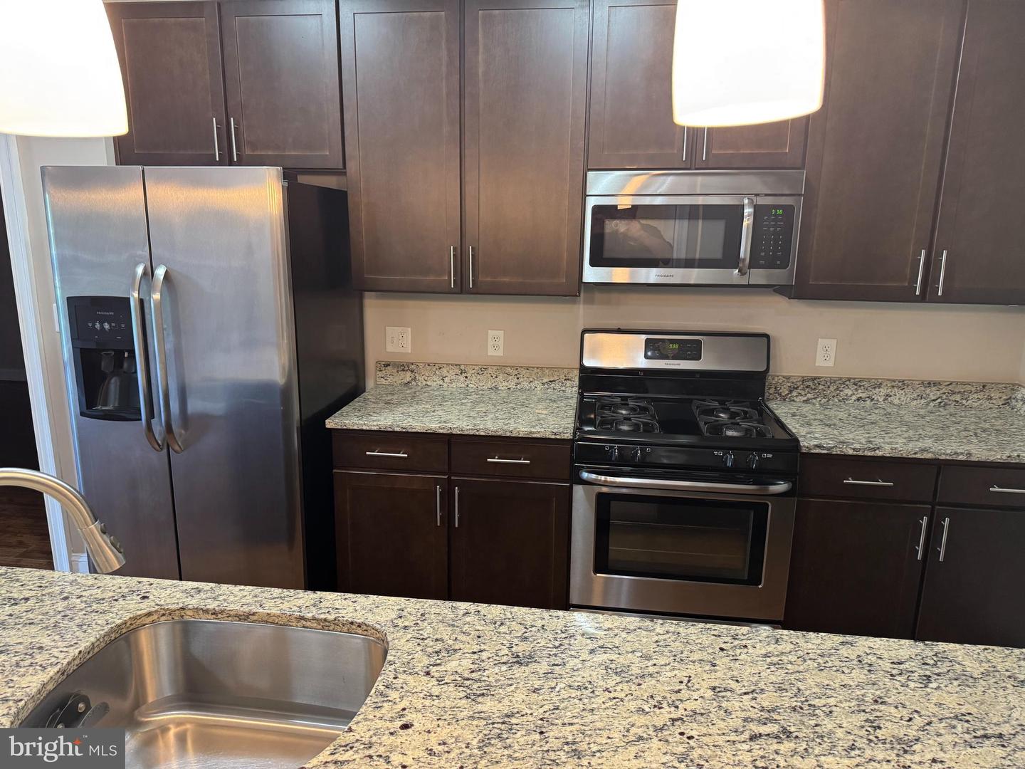 6301 EDSALL RD #102, ALEXANDRIA, Virginia 22312, 2 Bedrooms Bedrooms, ,2 BathroomsBathrooms,Residential,For sale,6301 EDSALL RD #102,VAFX2275306 MLS # VAFX2275306