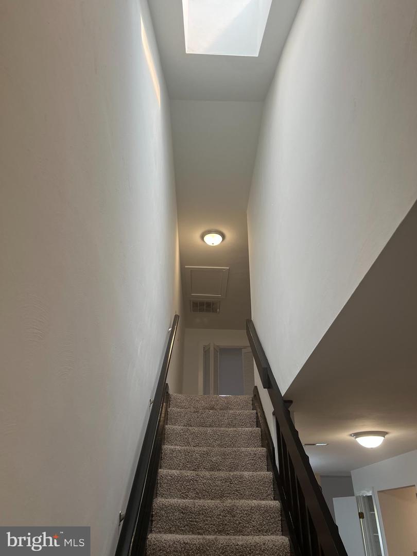 218 MISTY POINT LN, NEWPORT NEWS, Virginia 23603, 1 Bedroom Bedrooms, 9 Rooms Rooms,2 BathroomsBathrooms,Residential,For sale,218 MISTY POINT LN,VANN2000108 MLS # VANN2000108