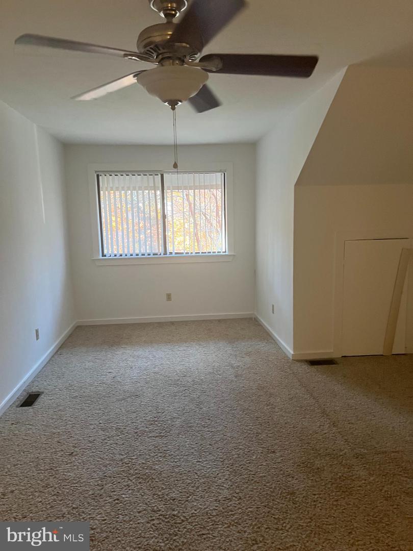 218 MISTY POINT LN, NEWPORT NEWS, Virginia 23603, 1 Bedroom Bedrooms, 9 Rooms Rooms,2 BathroomsBathrooms,Residential,For sale,218 MISTY POINT LN,VANN2000108 MLS # VANN2000108