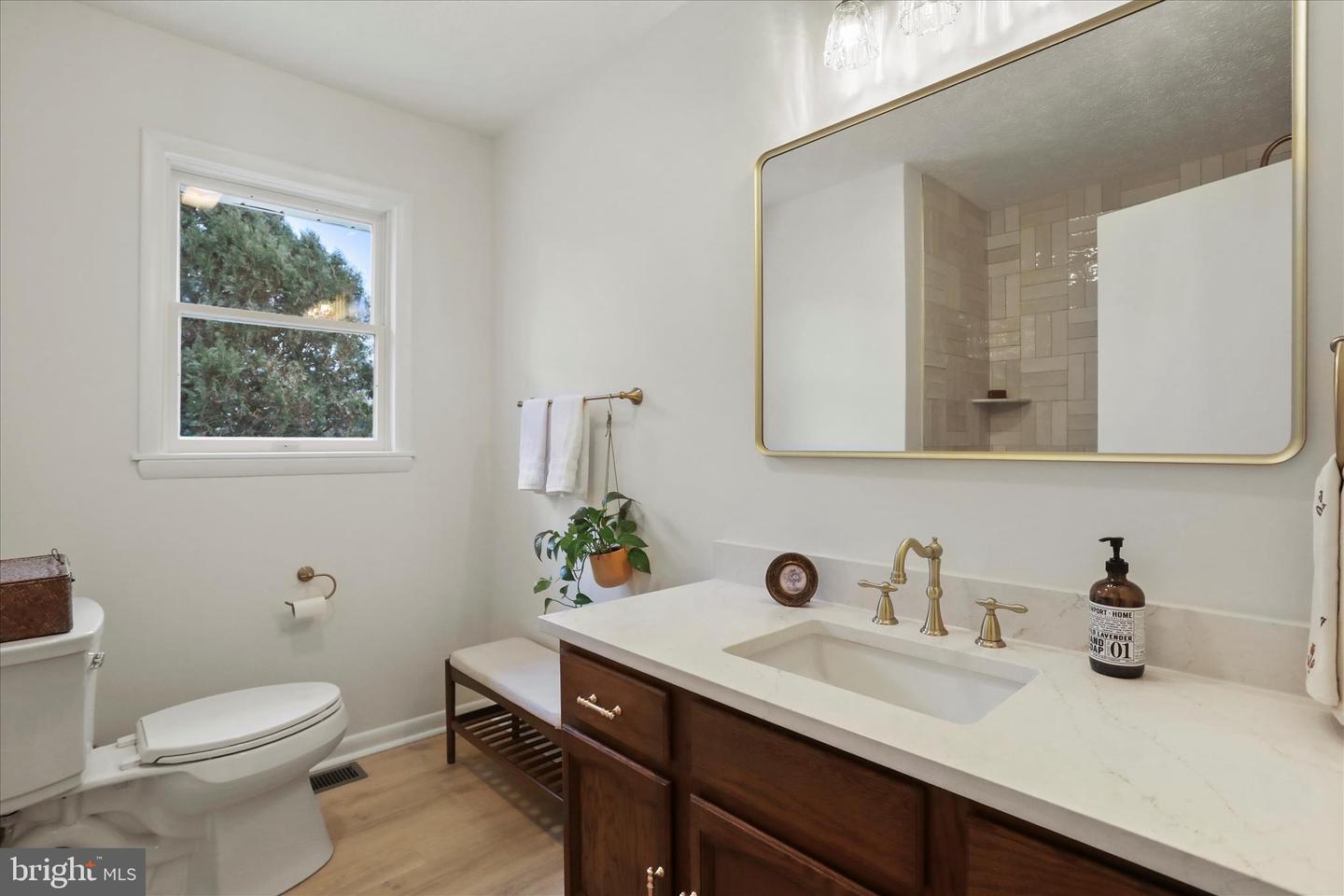 717 W LOCUST ST, WOODSTOCK, Virginia 22664, 5 Bedrooms Bedrooms, 14 Rooms Rooms,3 BathroomsBathrooms,Residential,For sale,717 W LOCUST ST,VASH2013080 MLS # VASH2013080