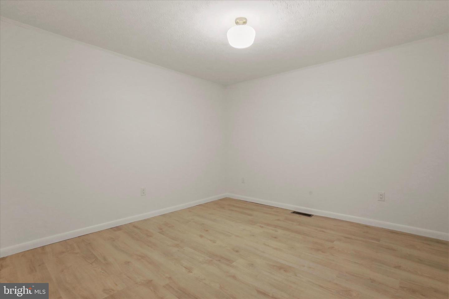 717 W LOCUST ST, WOODSTOCK, Virginia 22664, 5 Bedrooms Bedrooms, 14 Rooms Rooms,3 BathroomsBathrooms,Residential,For sale,717 W LOCUST ST,VASH2013080 MLS # VASH2013080