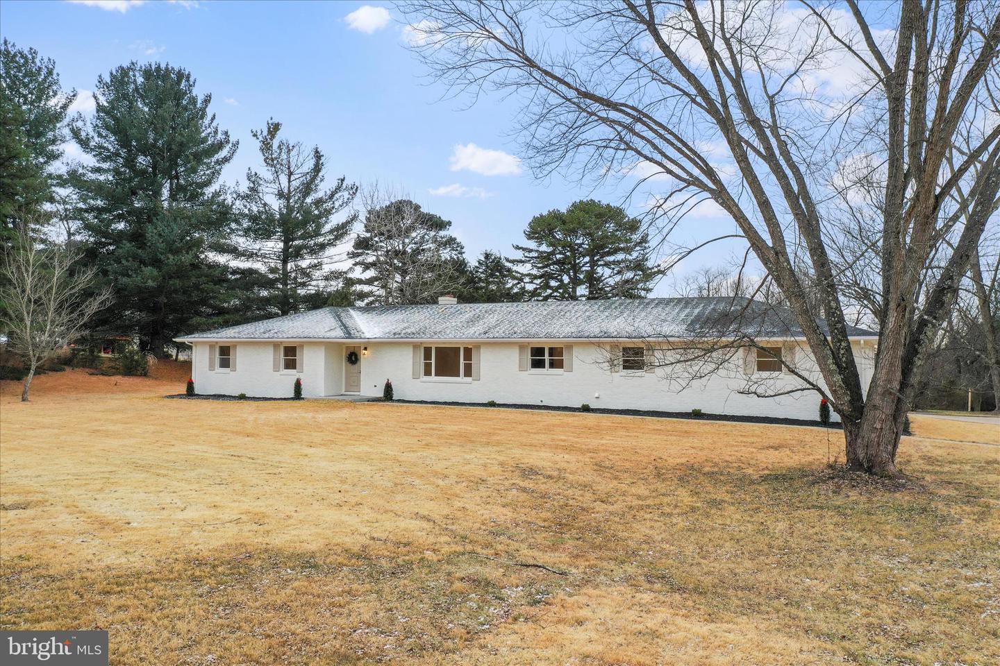 717 W LOCUST ST, WOODSTOCK, Virginia 22664, 5 Bedrooms Bedrooms, 14 Rooms Rooms,3 BathroomsBathrooms,Residential,For sale,717 W LOCUST ST,VASH2013080 MLS # VASH2013080