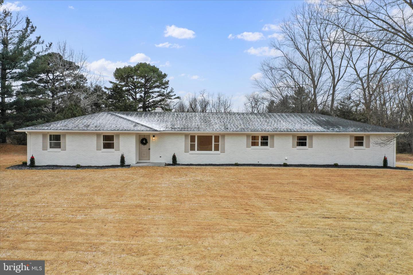 717 W LOCUST ST, WOODSTOCK, Virginia 22664, 5 Bedrooms Bedrooms, 14 Rooms Rooms,3 BathroomsBathrooms,Residential,For sale,717 W LOCUST ST,VASH2013080 MLS # VASH2013080