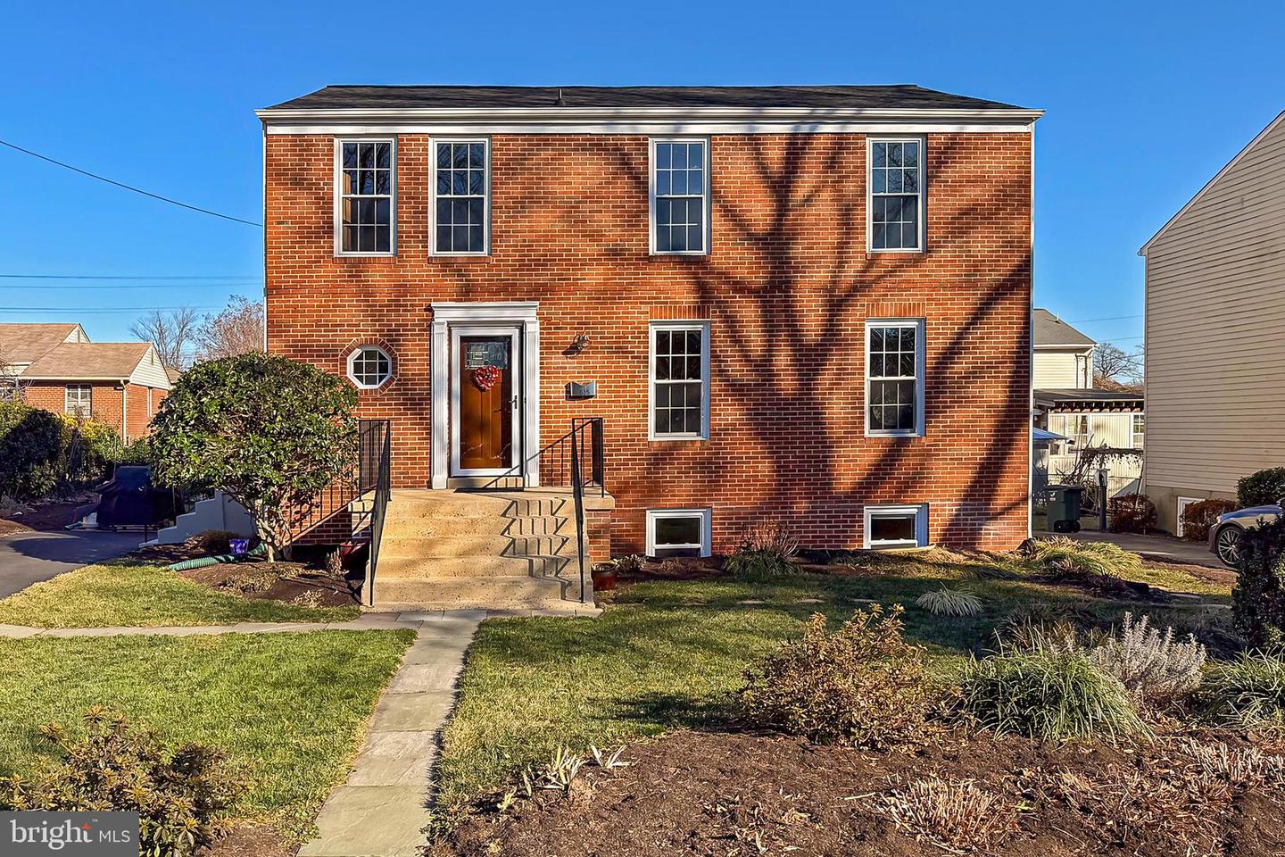 535 S LANCASTER ST, ARLINGTON, Virginia 22204, 4 Bedrooms Bedrooms, 9 Rooms Rooms,2 BathroomsBathrooms,Residential,For sale,535 S LANCASTER ST,VAAR2066984 MLS # VAAR2066984