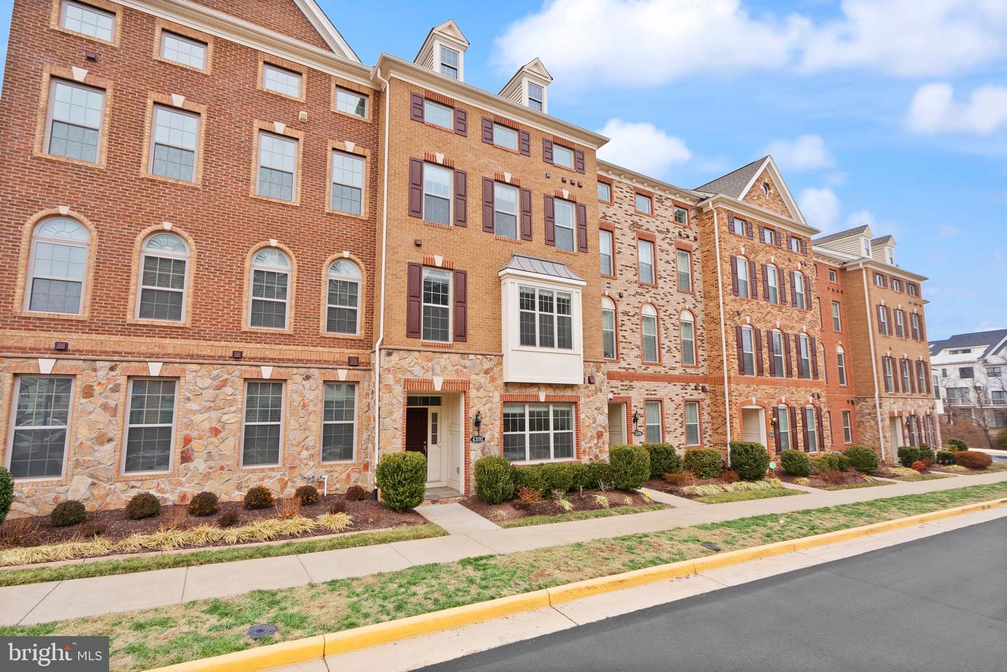 43192 HALKETT SQ, ASHBURN, Virginia 20148, 4 Bedrooms Bedrooms, ,3 BathroomsBathrooms,Residential,For sale,43192 HALKETT SQ,VALO2113112 MLS # VALO2113112