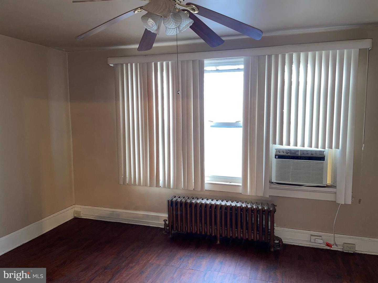 504 23RD PL NE, WASHINGTON, District Of Columbia 20002, 2 Bedrooms Bedrooms, ,2 BathroomsBathrooms,Residential,For sale,504 23RD PL NE,DCDC2239292 MLS # DCDC2239292