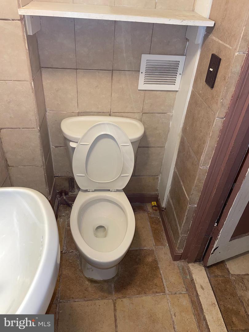 504 23RD PL NE, WASHINGTON, District Of Columbia 20002, 2 Bedrooms Bedrooms, ,2 BathroomsBathrooms,Residential,For sale,504 23RD PL NE,DCDC2239292 MLS # DCDC2239292