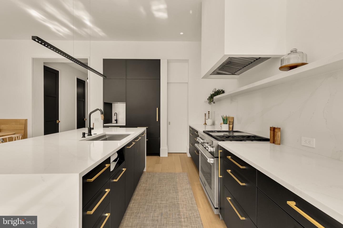 639 E ST SE, WASHINGTON, District Of Columbia 20003, 5 Bedrooms Bedrooms, ,4 BathroomsBathrooms,Residential,For sale,639 E ST SE,DCDC2240060 MLS # DCDC2240060