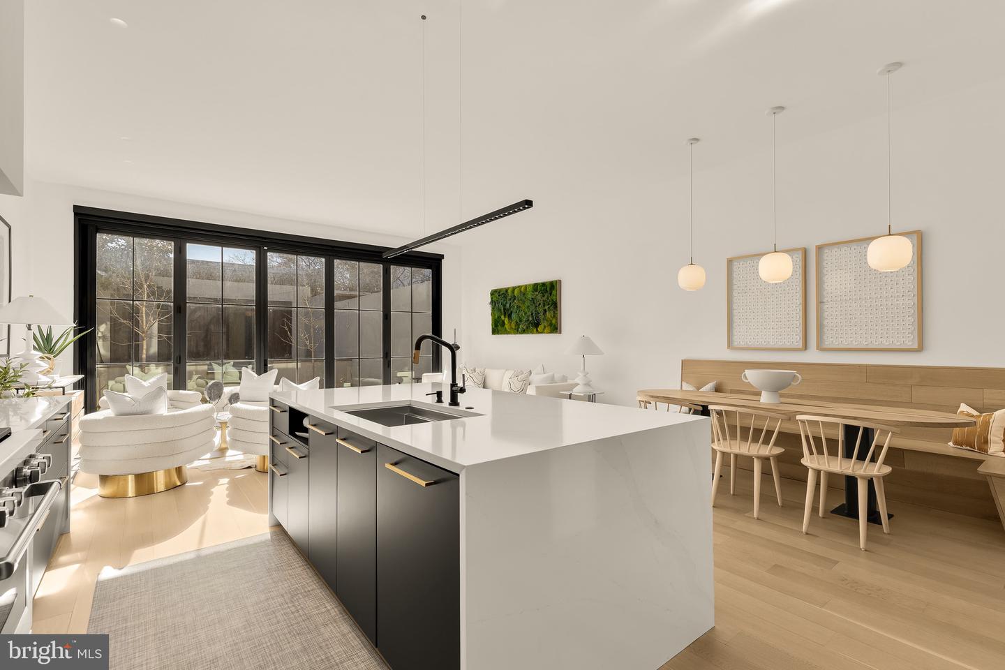 639 E ST SE, WASHINGTON, District Of Columbia 20003, 5 Bedrooms Bedrooms, ,4 BathroomsBathrooms,Residential,For sale,639 E ST SE,DCDC2240060 MLS # DCDC2240060