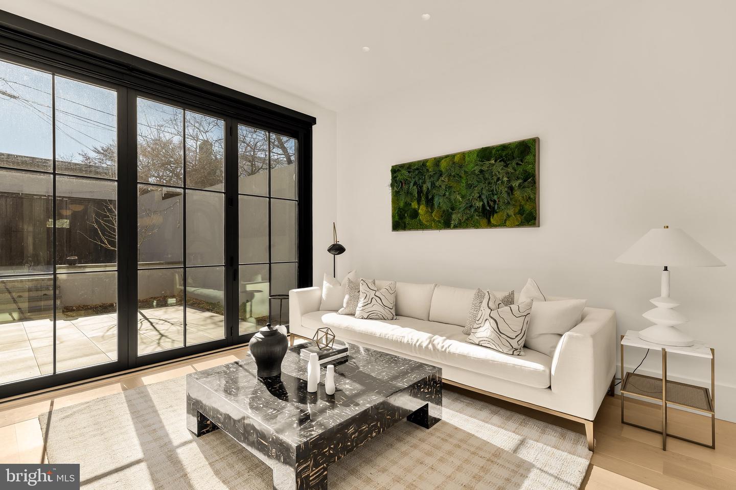 639 E ST SE, WASHINGTON, District Of Columbia 20003, 5 Bedrooms Bedrooms, ,4 BathroomsBathrooms,Residential,For sale,639 E ST SE,DCDC2240060 MLS # DCDC2240060