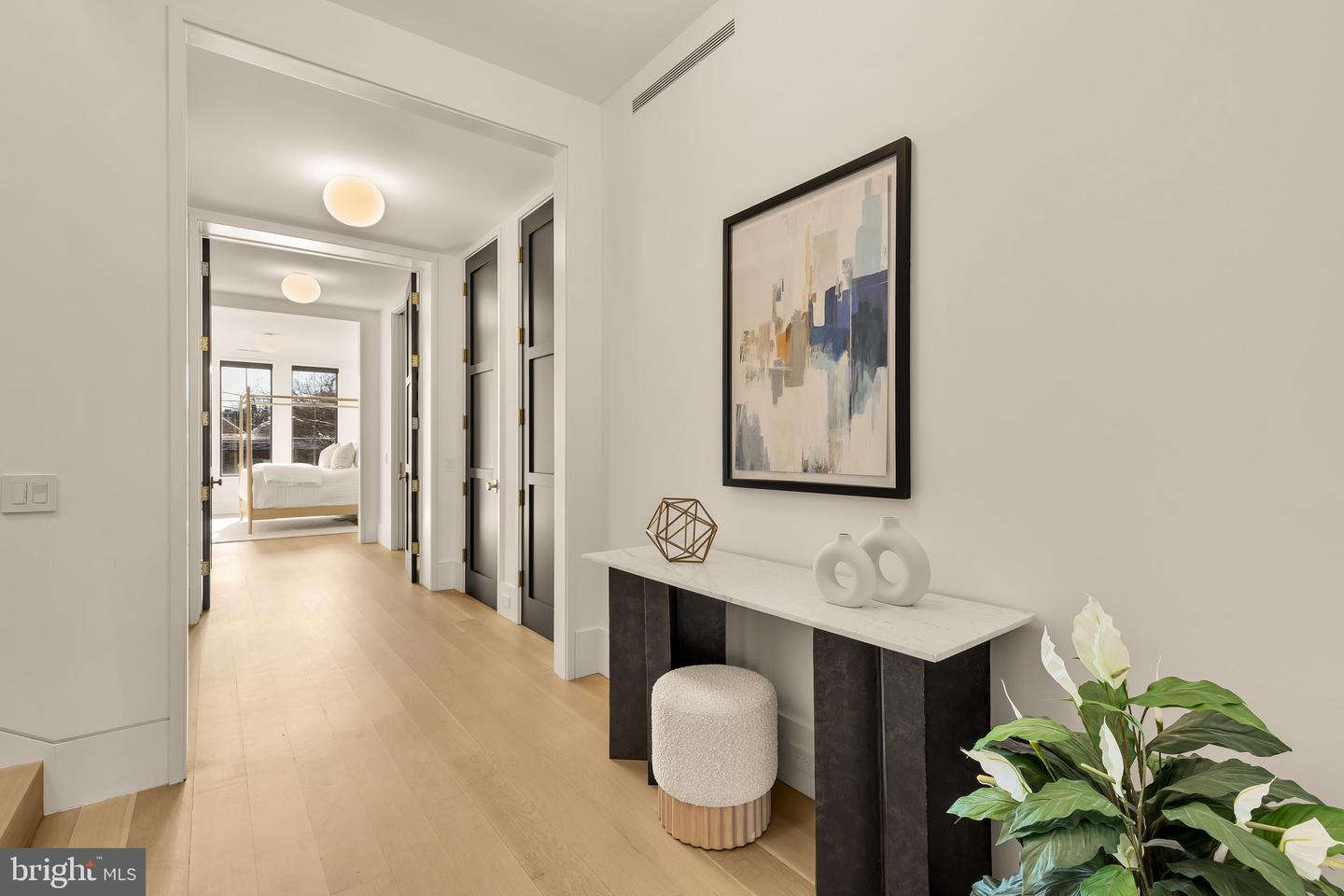 639 E ST SE, WASHINGTON, District Of Columbia 20003, 5 Bedrooms Bedrooms, ,4 BathroomsBathrooms,Residential,For sale,639 E ST SE,DCDC2240060 MLS # DCDC2240060