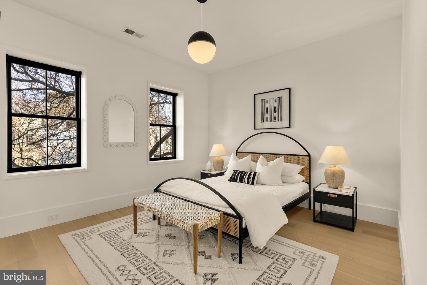 639 E ST SE, WASHINGTON, District Of Columbia 20003, 5 Bedrooms Bedrooms, ,4 BathroomsBathrooms,Residential,For sale,639 E ST SE,DCDC2240060 MLS # DCDC2240060