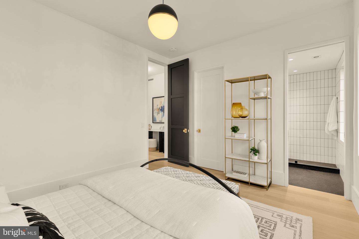 639 E ST SE, WASHINGTON, District Of Columbia 20003, 5 Bedrooms Bedrooms, ,4 BathroomsBathrooms,Residential,For sale,639 E ST SE,DCDC2240060 MLS # DCDC2240060