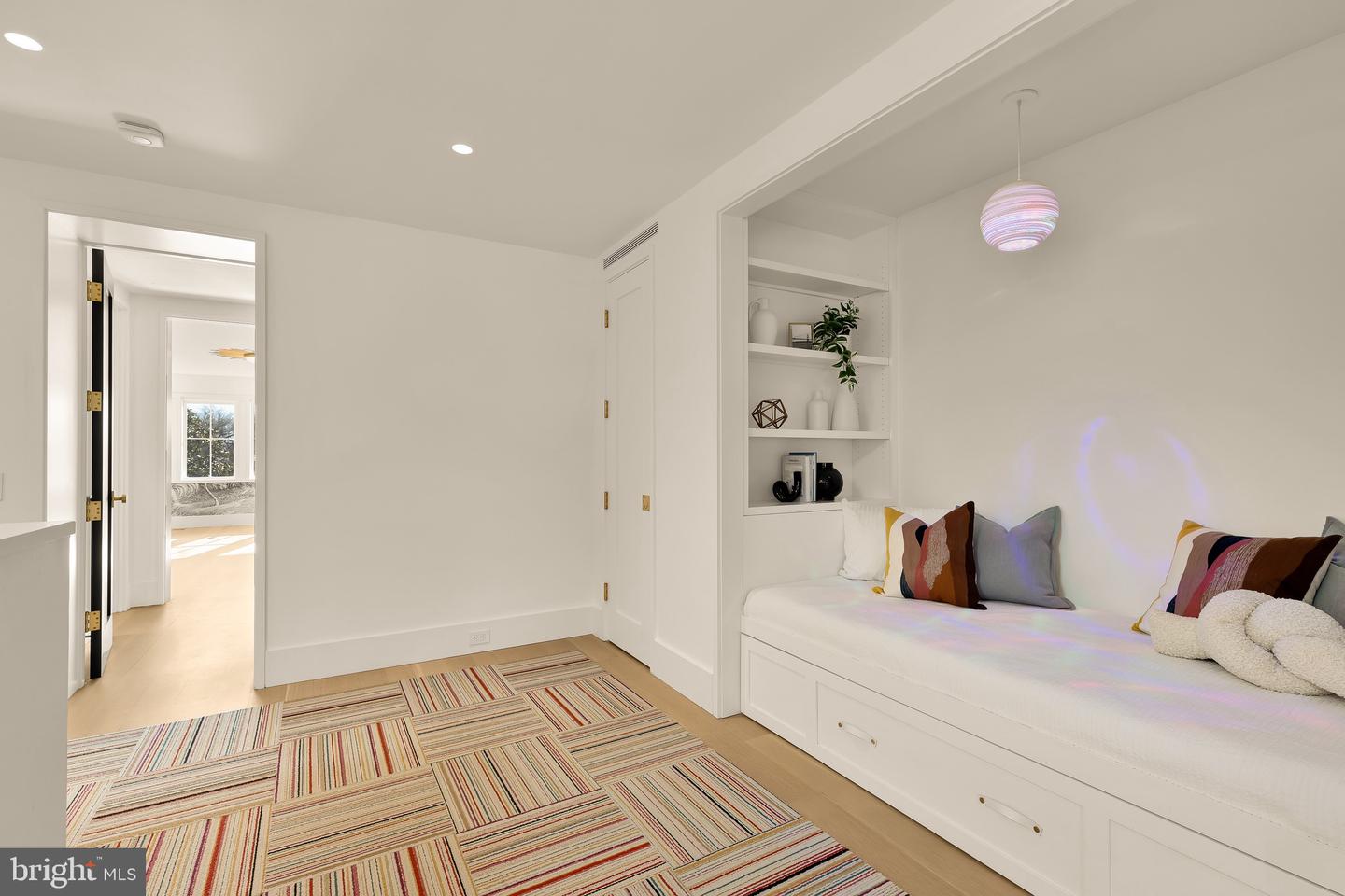 639 E ST SE, WASHINGTON, District Of Columbia 20003, 5 Bedrooms Bedrooms, ,4 BathroomsBathrooms,Residential,For sale,639 E ST SE,DCDC2240060 MLS # DCDC2240060