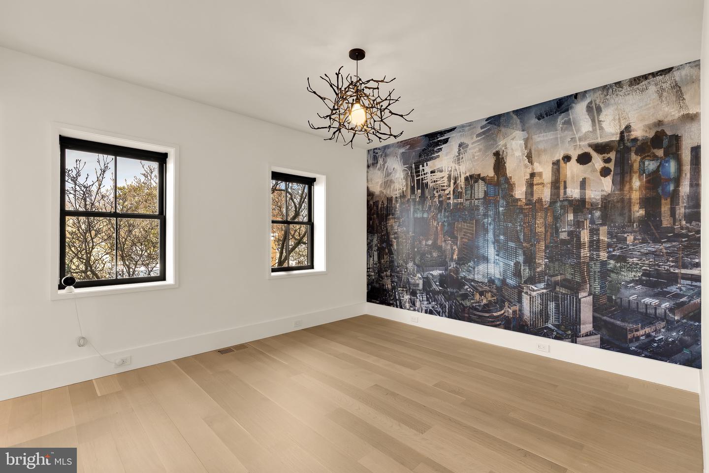 639 E ST SE, WASHINGTON, District Of Columbia 20003, 5 Bedrooms Bedrooms, ,4 BathroomsBathrooms,Residential,For sale,639 E ST SE,DCDC2240060 MLS # DCDC2240060