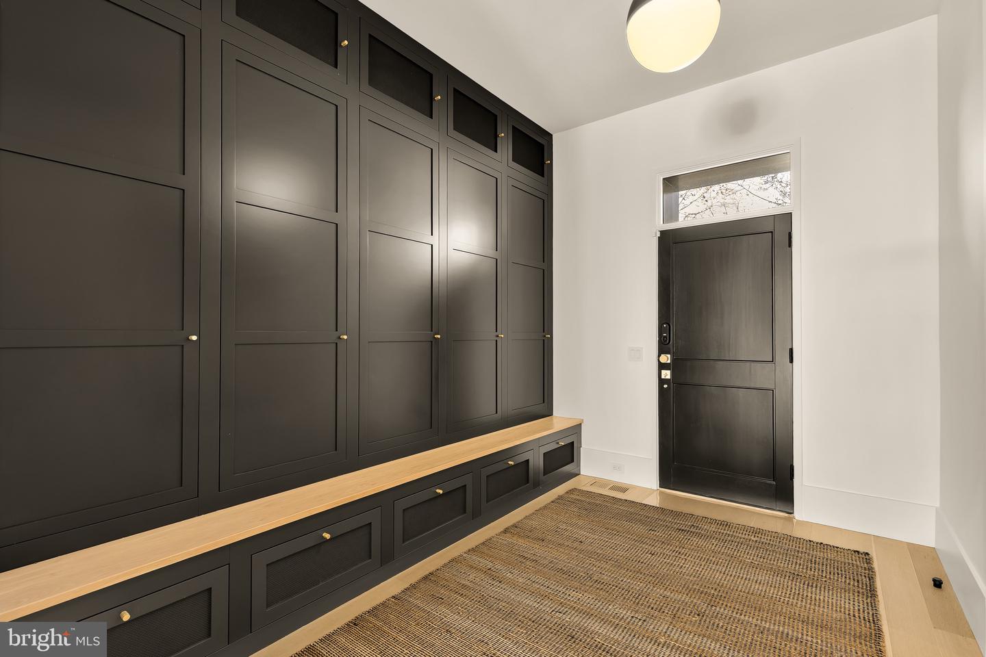 639 E ST SE, WASHINGTON, District Of Columbia 20003, 5 Bedrooms Bedrooms, ,4 BathroomsBathrooms,Residential,For sale,639 E ST SE,DCDC2240060 MLS # DCDC2240060