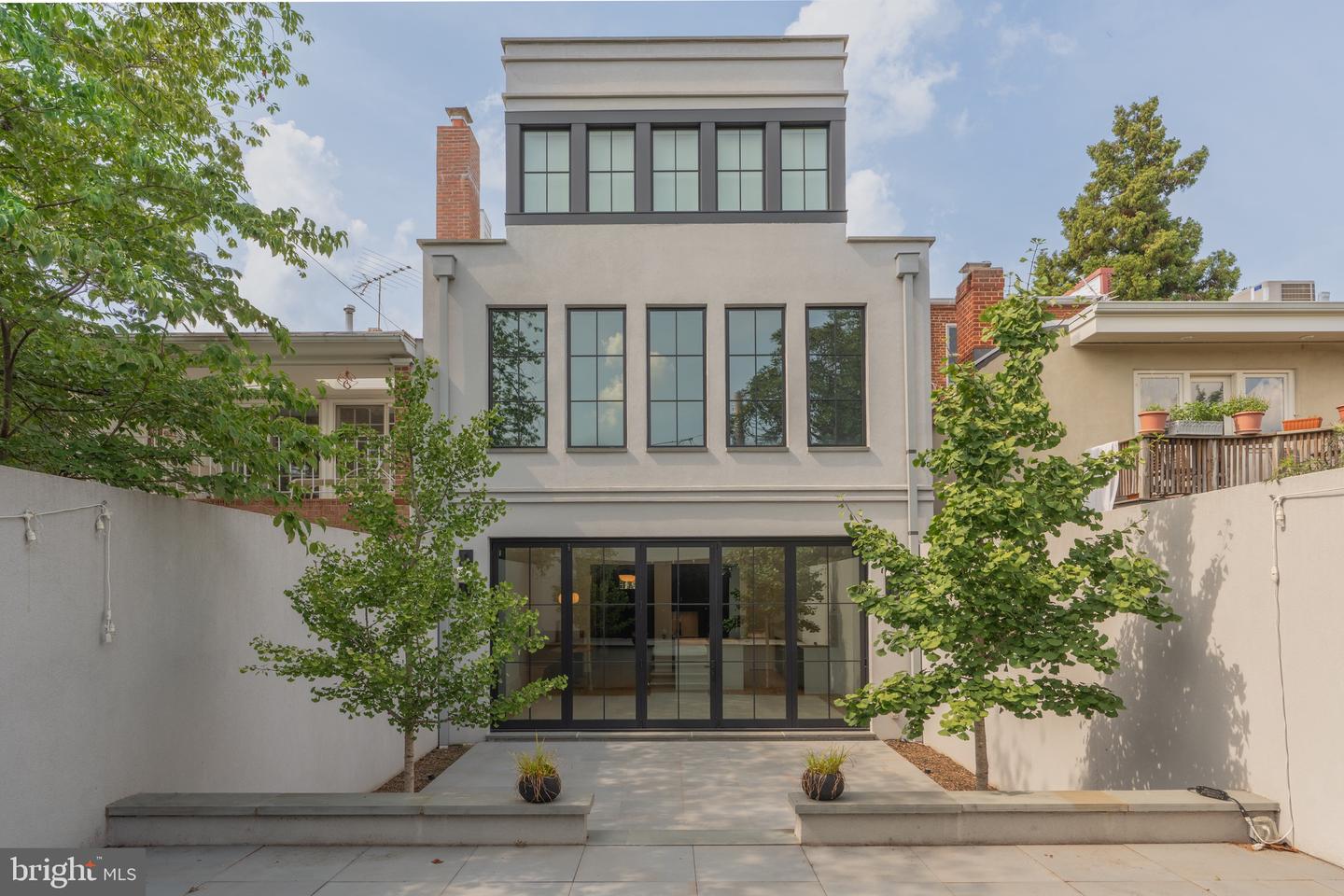 639 E ST SE, WASHINGTON, District Of Columbia 20003, 5 Bedrooms Bedrooms, ,4 BathroomsBathrooms,Residential,For sale,639 E ST SE,DCDC2240060 MLS # DCDC2240060