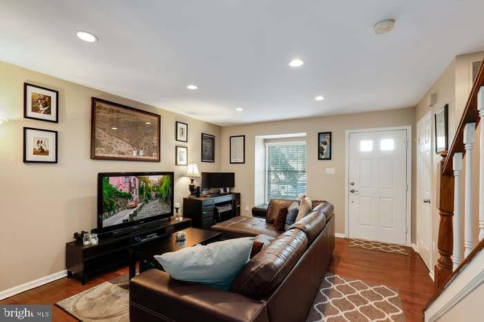 5008 9TH ST S, ARLINGTON, Virginia 22204, 2 Bedrooms Bedrooms, ,2 BathroomsBathrooms,Residential,For sale,5008 9TH ST S,VAAR2067428 MLS # VAAR2067428