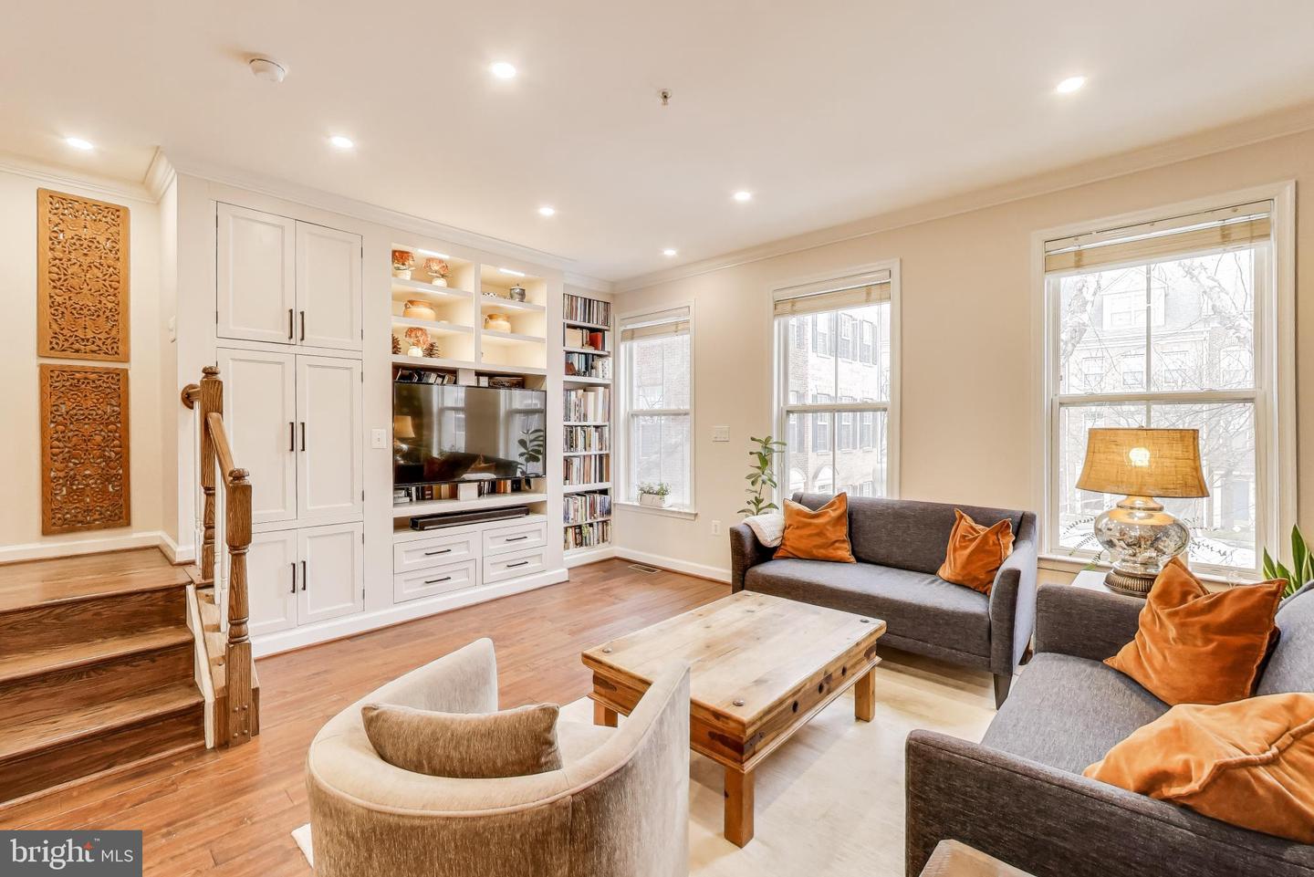 814 CAPITOL SQUARE PL SW, WASHINGTON, District Of Columbia 20024, 4 Bedrooms Bedrooms, ,3 BathroomsBathrooms,Residential,For sale,814 CAPITOL SQUARE PL SW,DCDC2241402 MLS # DCDC2241402