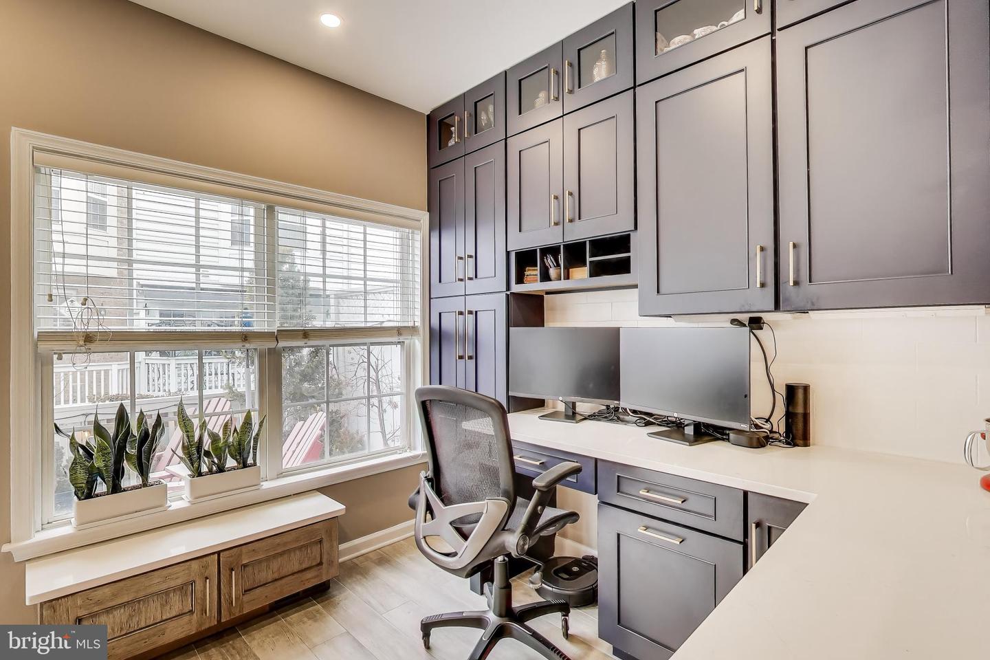 814 CAPITOL SQUARE PL SW, WASHINGTON, District Of Columbia 20024, 4 Bedrooms Bedrooms, ,3 BathroomsBathrooms,Residential,For sale,814 CAPITOL SQUARE PL SW,DCDC2241402 MLS # DCDC2241402