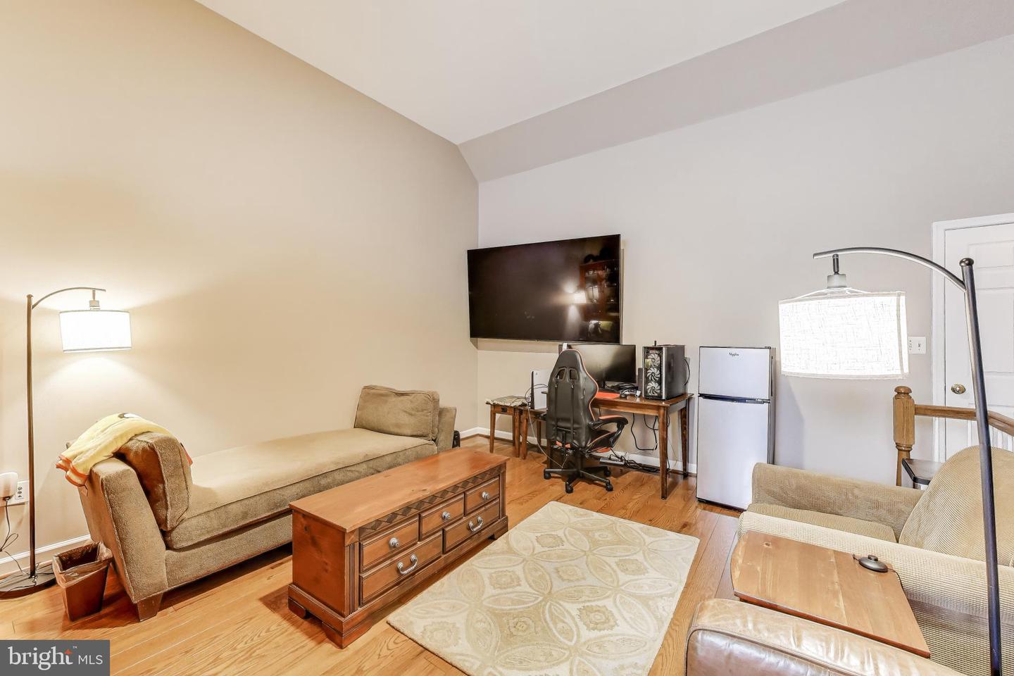 814 CAPITOL SQUARE PL SW, WASHINGTON, District Of Columbia 20024, 4 Bedrooms Bedrooms, ,3 BathroomsBathrooms,Residential,For sale,814 CAPITOL SQUARE PL SW,DCDC2241402 MLS # DCDC2241402